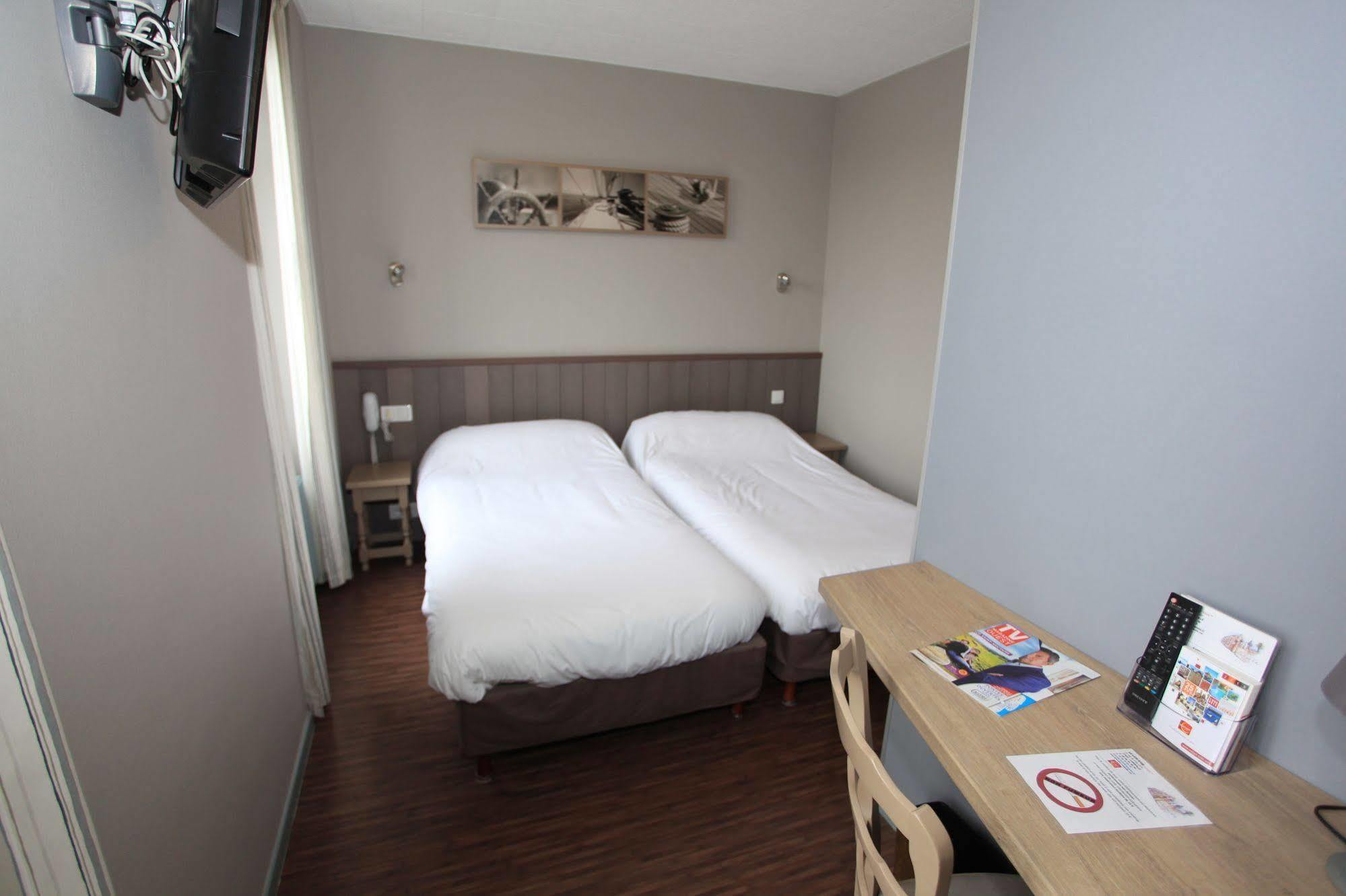 Contact Hotel - Hotel Le Lion D'Or Lamballe Exterior photo