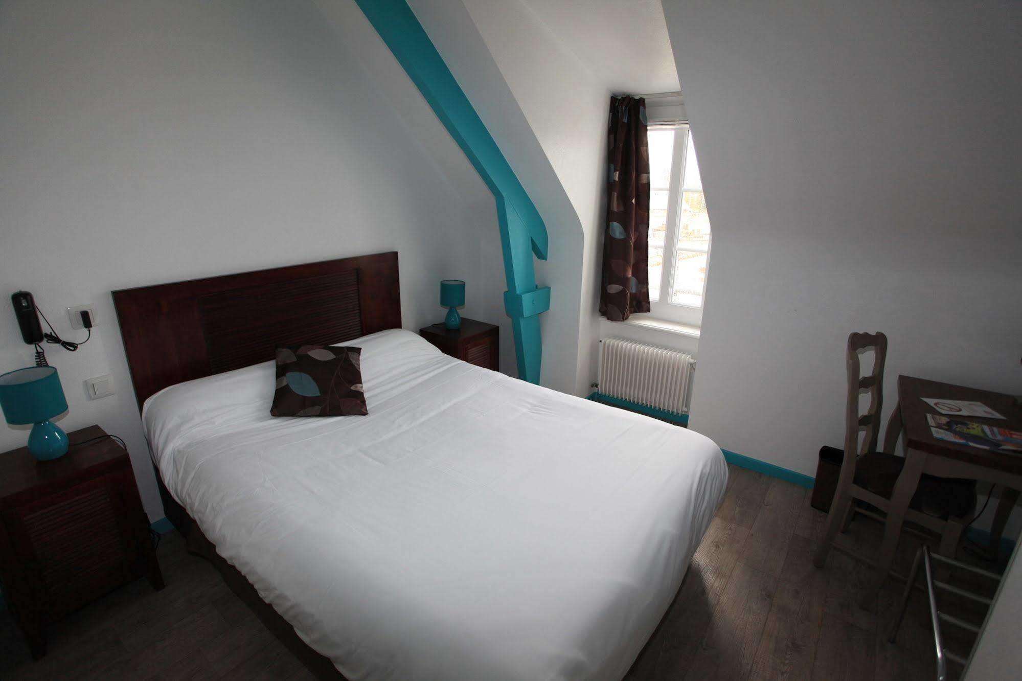 Contact Hotel - Hotel Le Lion D'Or Lamballe Exterior photo