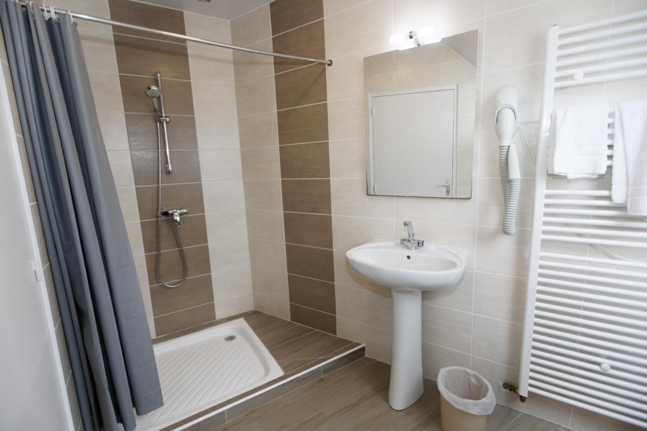 Contact Hotel - Hotel Le Lion D'Or Lamballe Exterior photo